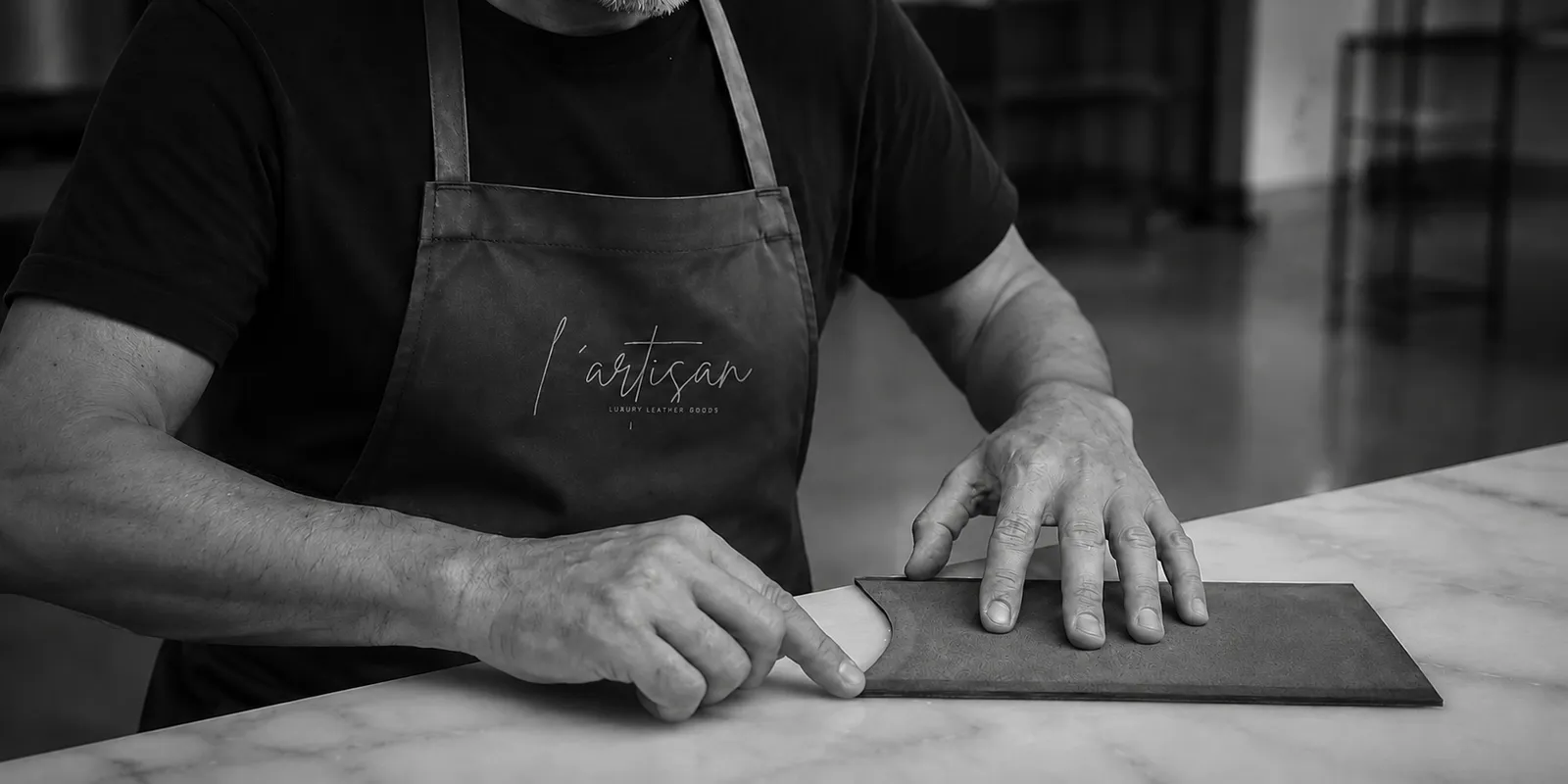 L'Artisan craftsman at work